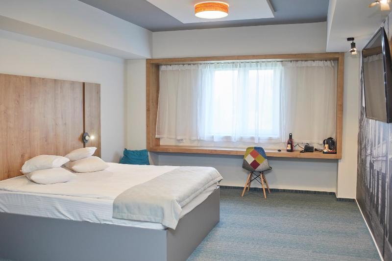 Deluxe Double Room image 3
