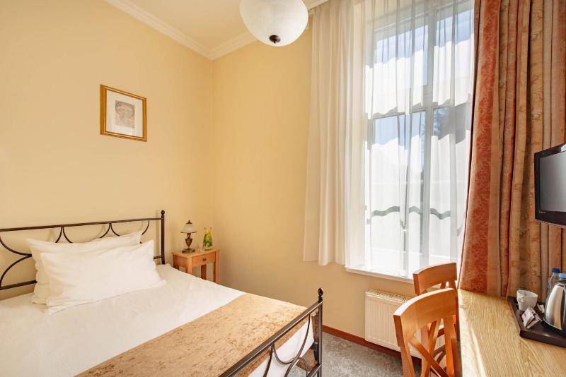 Standard Double Room image 4