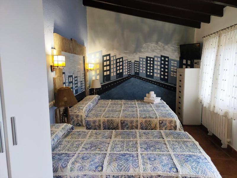 Family Double Room image 4
