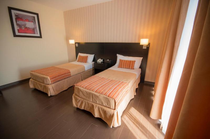 Grand Crucero Hotel - image 15