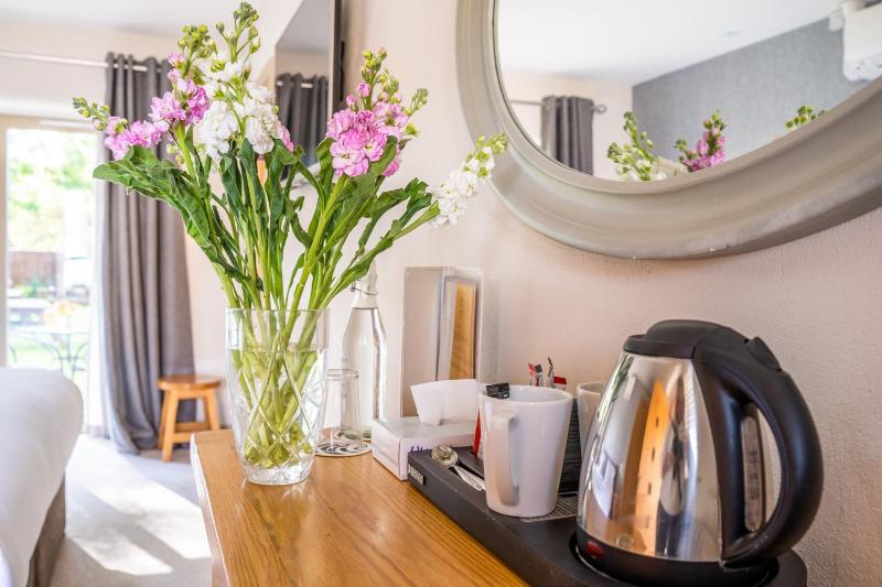 Deluxe Double or Twin Room with Garden View image 4