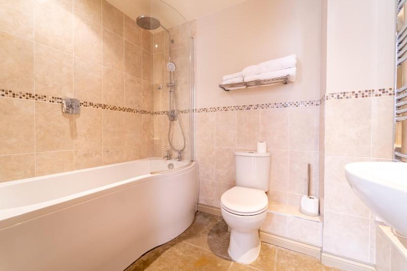 Deluxe Double with Garden View image 2