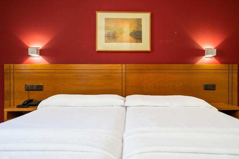 Single Room image 3