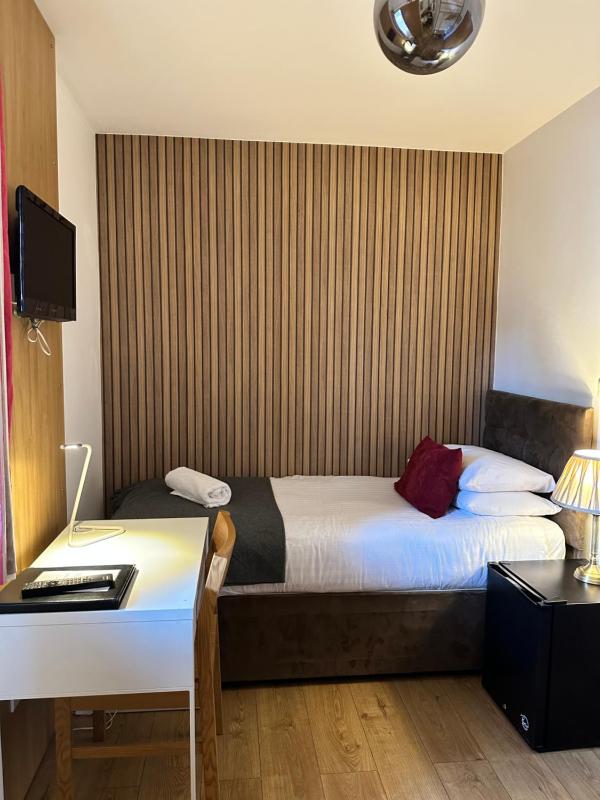 Small Single Room image 1