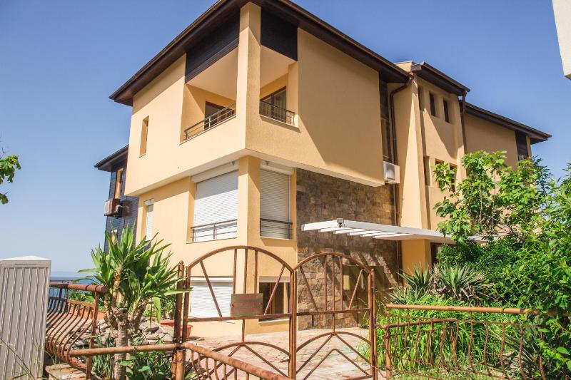 Sozopol Apartment with Sea View - image 7