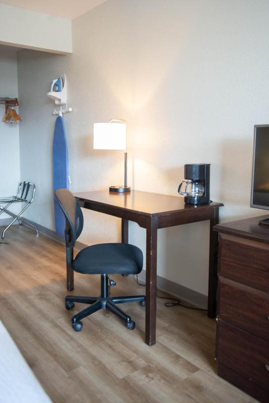 2 Double Beds, Mobility Accessible Room, Bathtub w/ Grab Bars, Non-Smoking image 3
