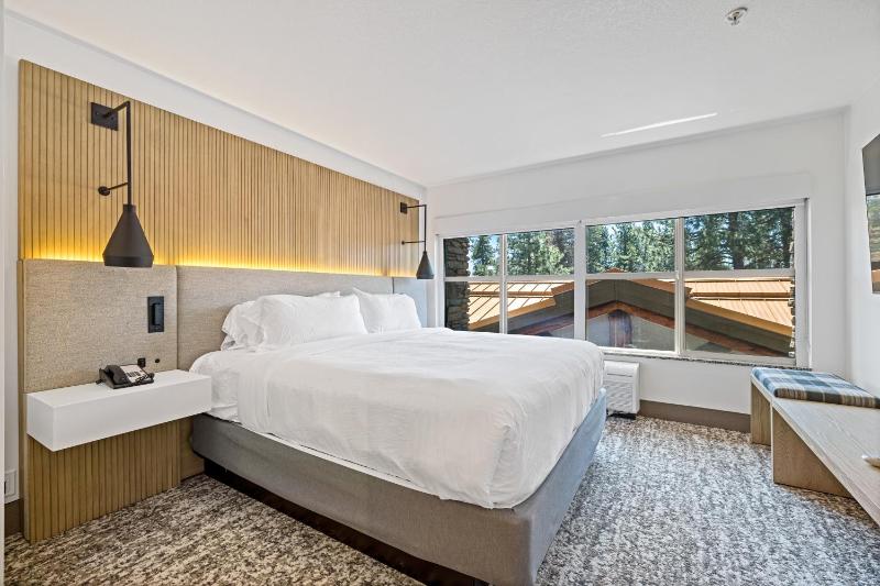 Deluxe Double Room image 1