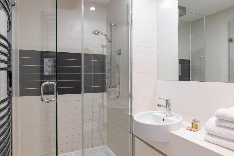 One-Bedroom Apartment image 3