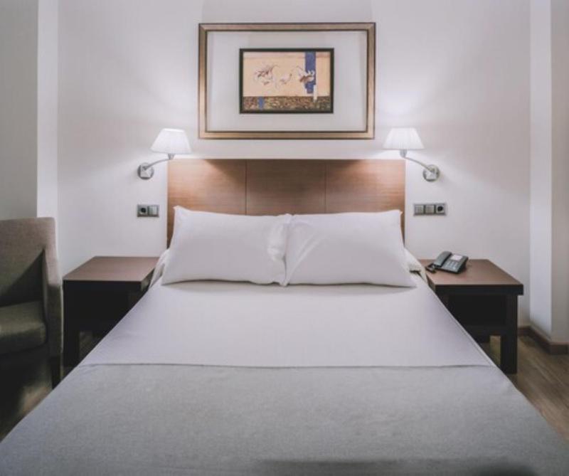 Single Room image 3
