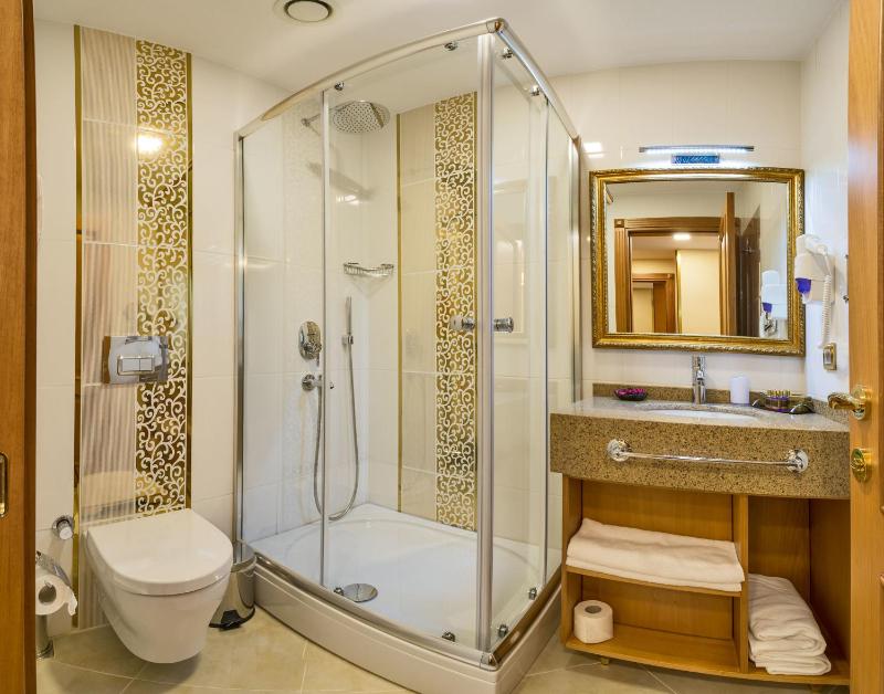 Two Connecting Double Rooms image 2