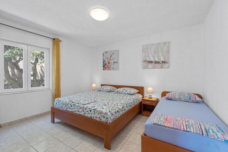 Apartments by the sea Mandre Pag - 6418 - image 16