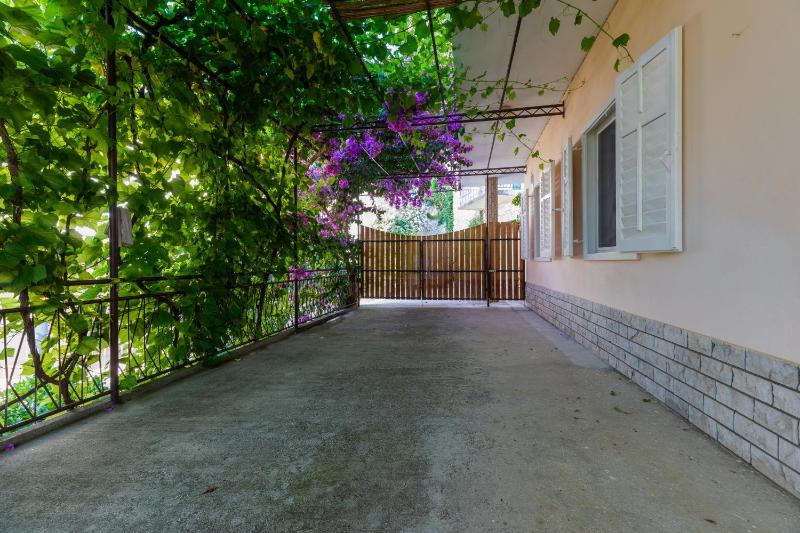 Apartments by the sea Sumpetar Omis - 949 - image 20