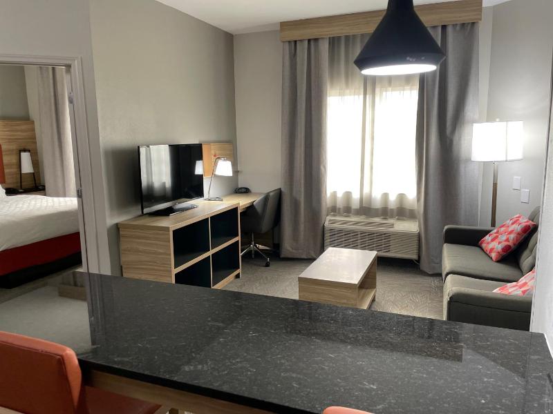 One-Bedroom Suite with Sofa Bed image 4