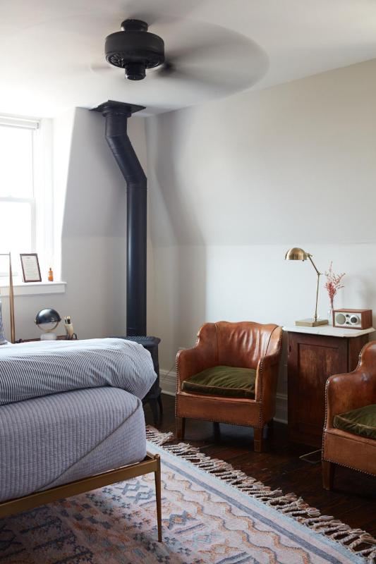 King Room with Mountain View image 2