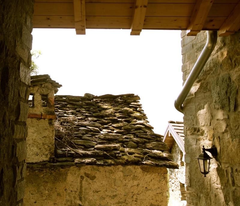 Studio - Split Level image 3