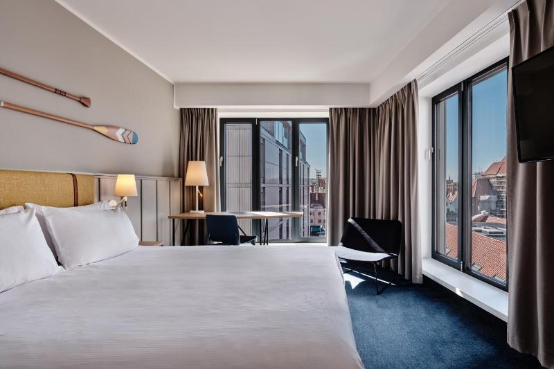 Standard Room image 4