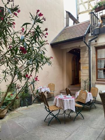 Logis Hotel Saint-Martin - image 12