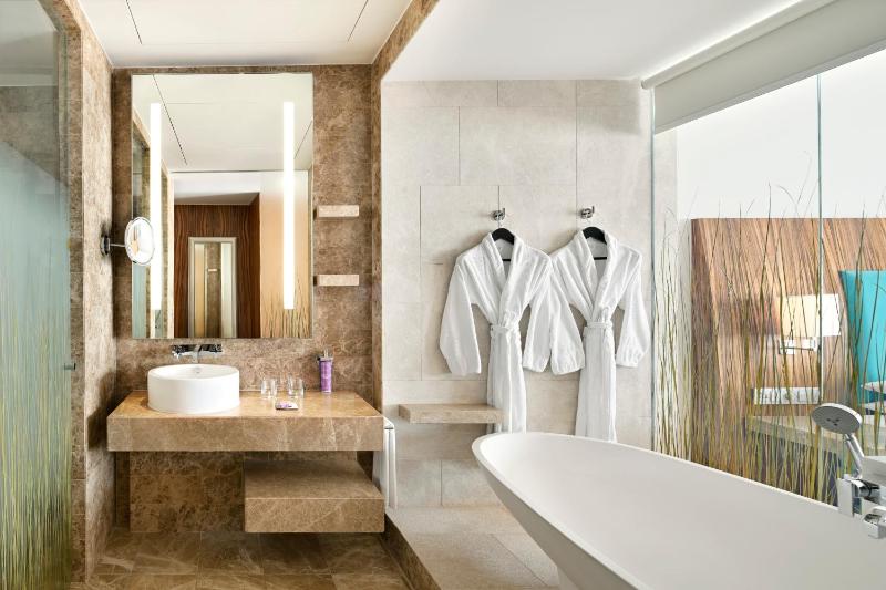 King Room image 4