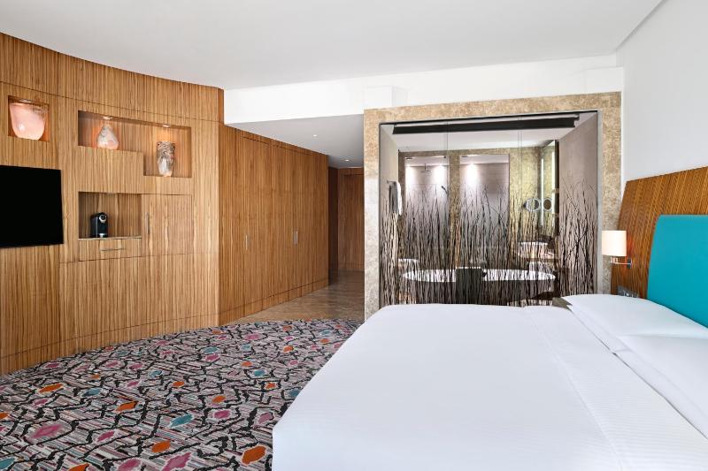 King Room image 3