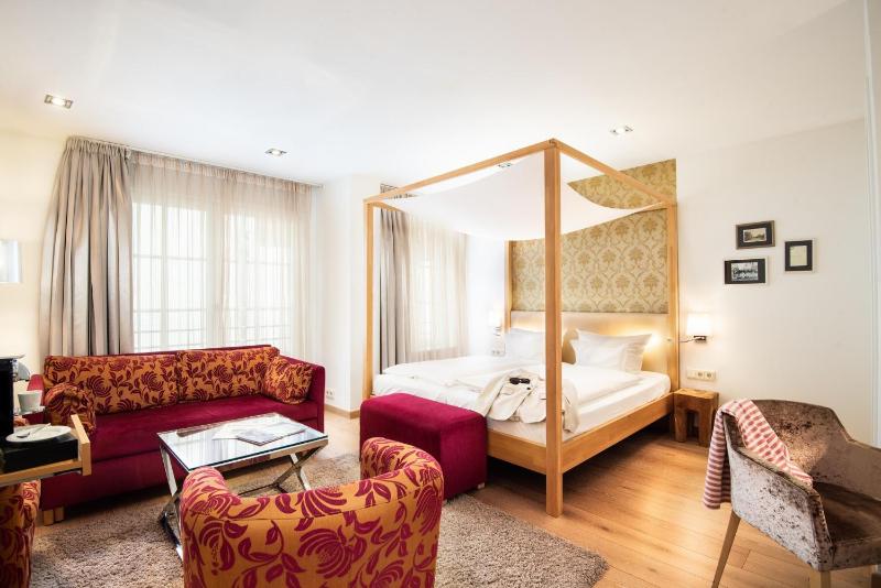 Junior Suite image 2