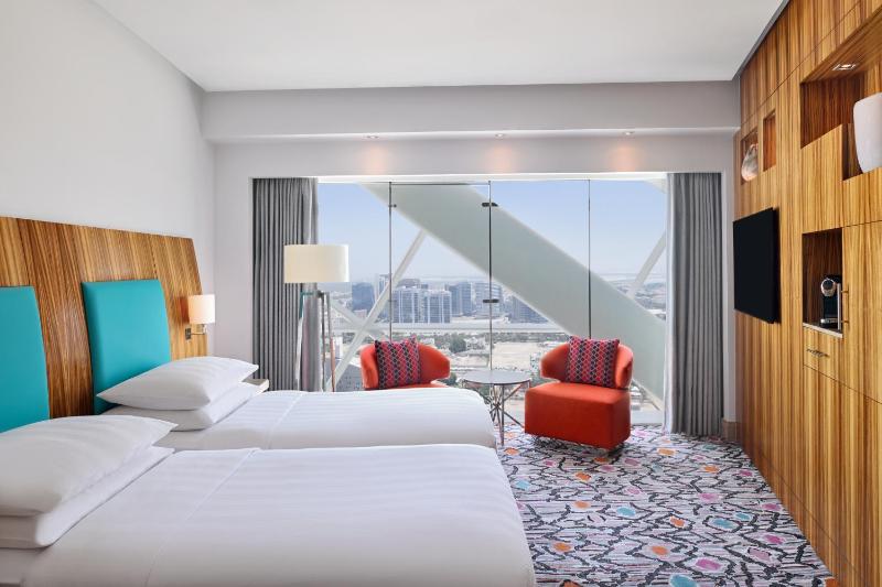 Deluxe Twin Room image 1