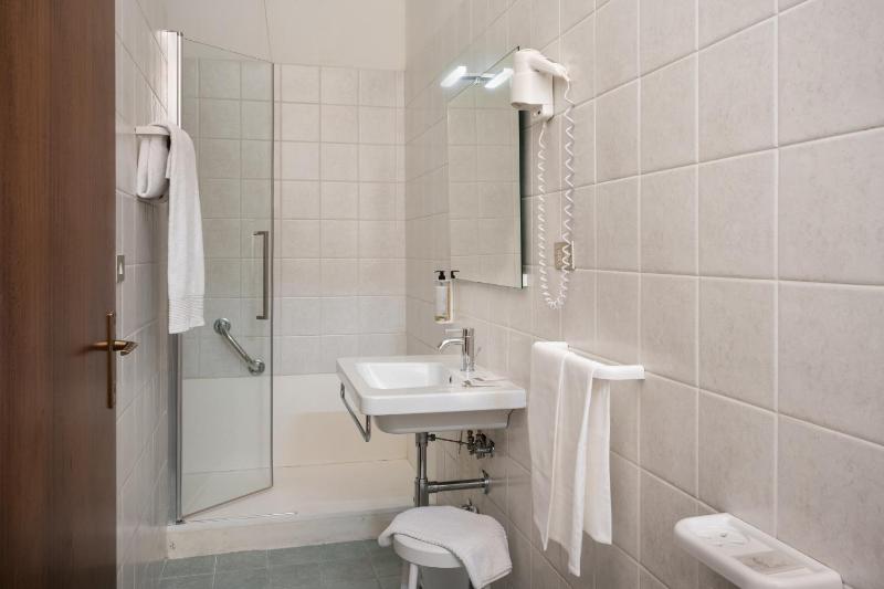Superior Double Room image 2