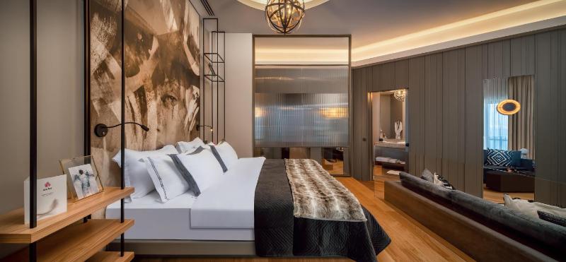 Ocean Suite with Swimming Pool Access image 1