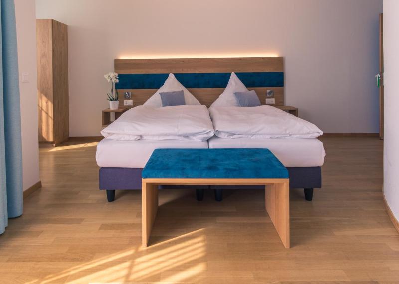 Junior Suite with Balcony image 3
