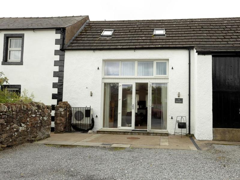 Cottage with Garden View image 4