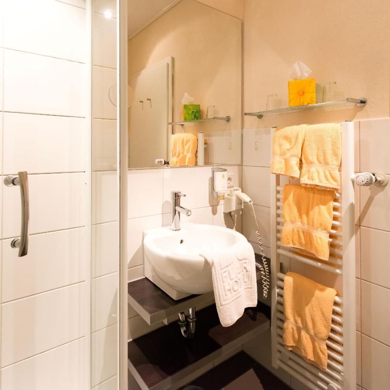 Single Room image 2
