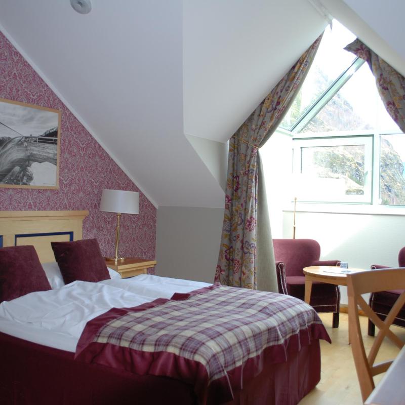 Double Room image 3