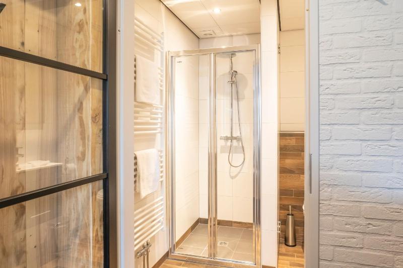 One-Bedroom Apartment image 3