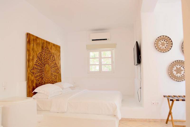Family Studio with Garden View image 4