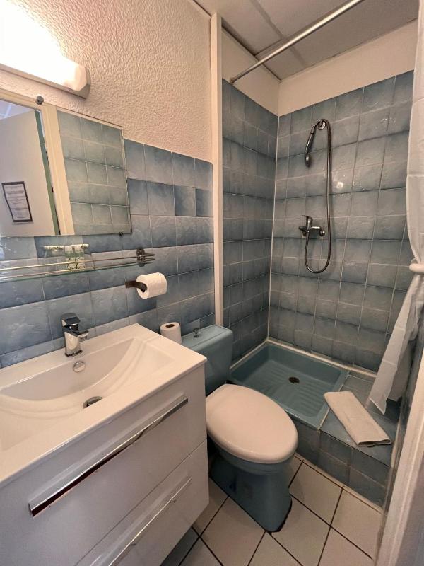 Azurene Royal Hotel - image 3