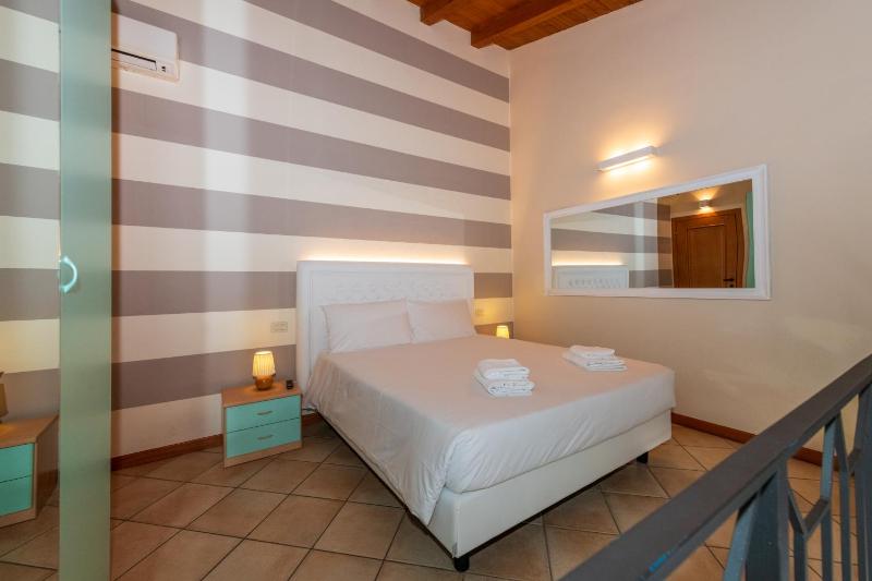 Standard One-Bedroom Apartment image 3