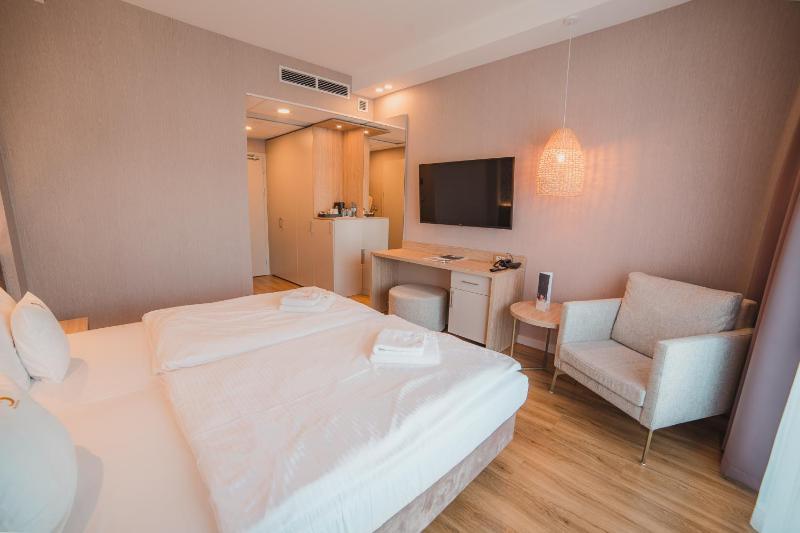 Premium Double or Twin Room image 1
