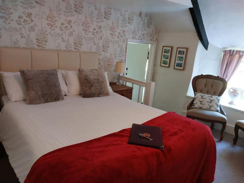 En suite Double Room with bath image 3