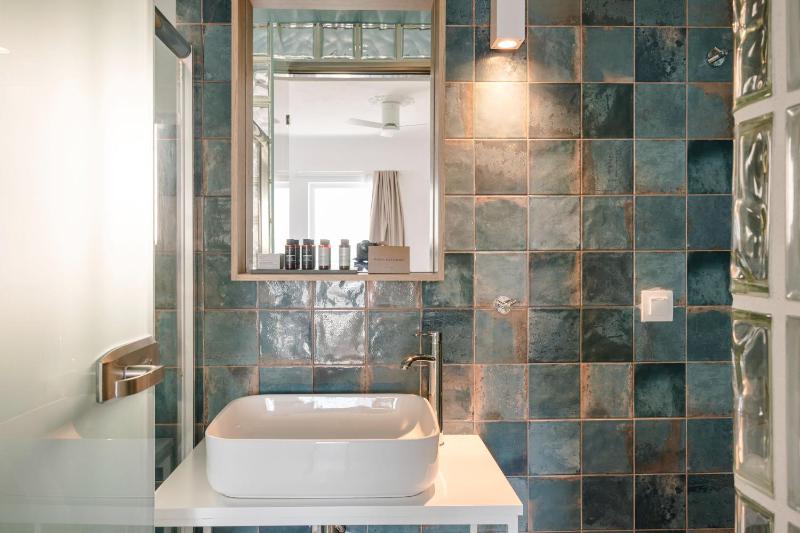Aria Blue Suites - image 13
