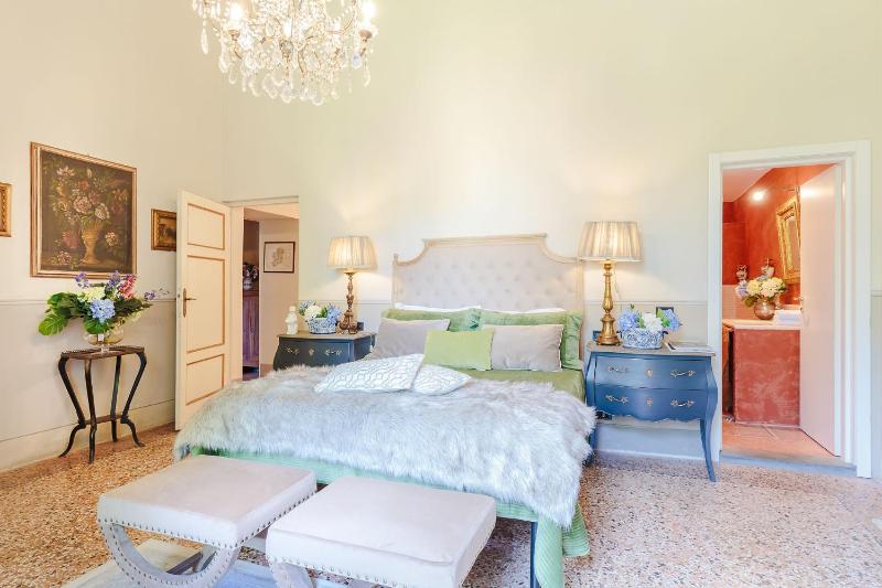 Villa Gattaiola Rewind In Style In a Renaissance Villa with Pool among the Vineyards in Lucca Property overview - image 9