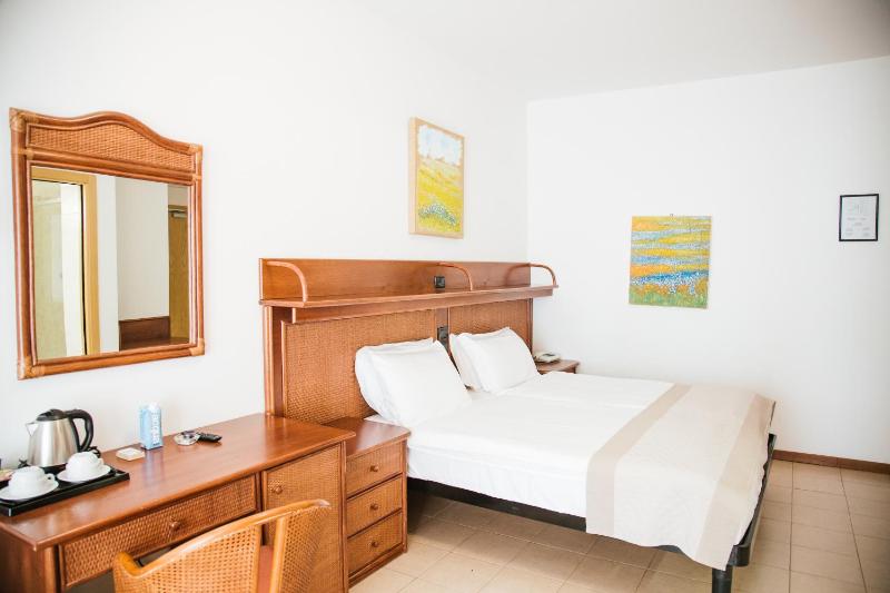 Double Room image 4