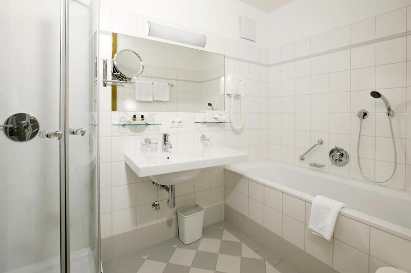 Junior Suite image 2