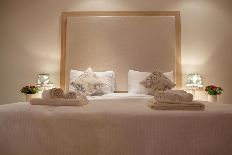 Executive Suite with Panoramic Sea View image 3