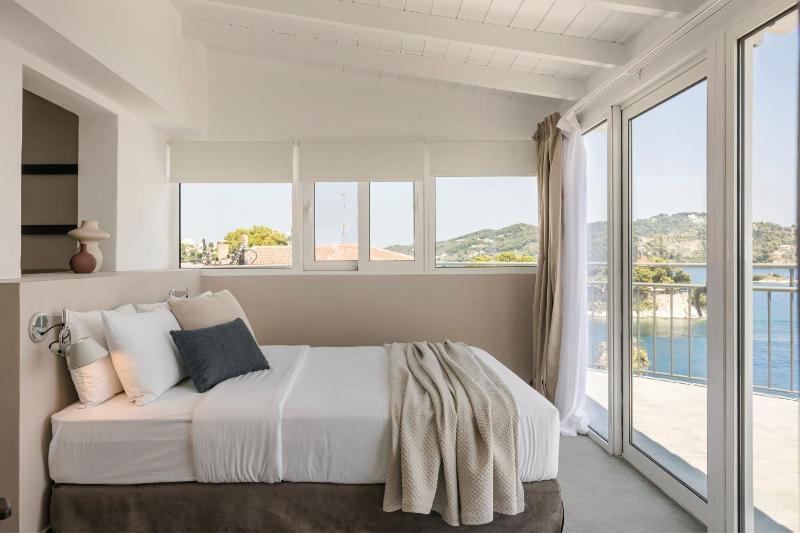 The Rock Suites - image 5
