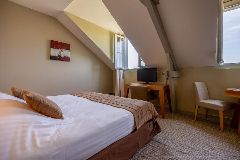 Deluxe Double Room image 4