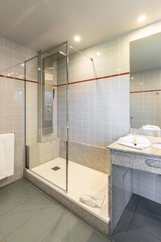 Superior Double Room with Spa Access image 2