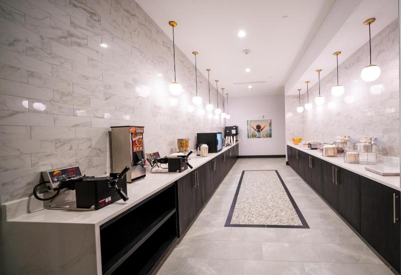 La Quinta Inn & Suites by Wyndham Austin Parmer/Tech Ridge - image 12