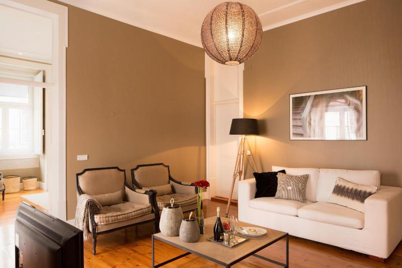 Stylish City Centre Apartment in Cais do Sodré Lisbon Near Nightlife & Metro 1B - TTL281 - image 8