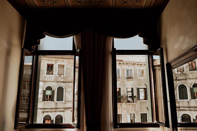 Double or Twin Room with View image 4