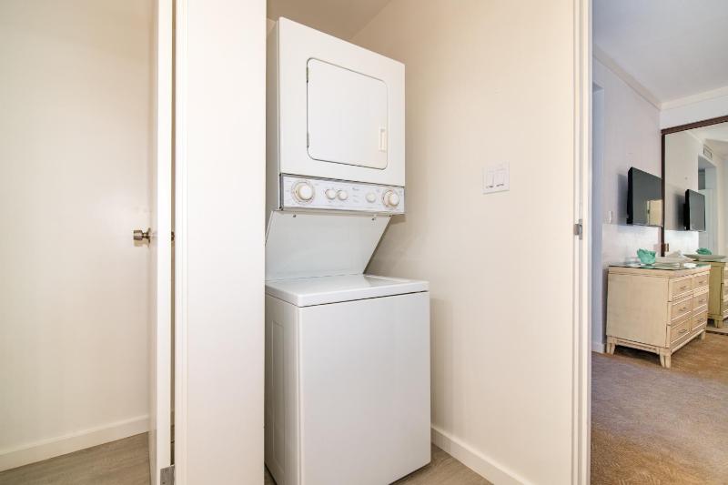 Unit 16P7 Golf Villa Fairway View 2 Bedroom image 4