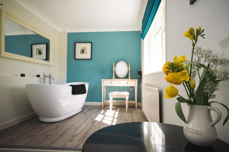 Deluxe Double Room image 1